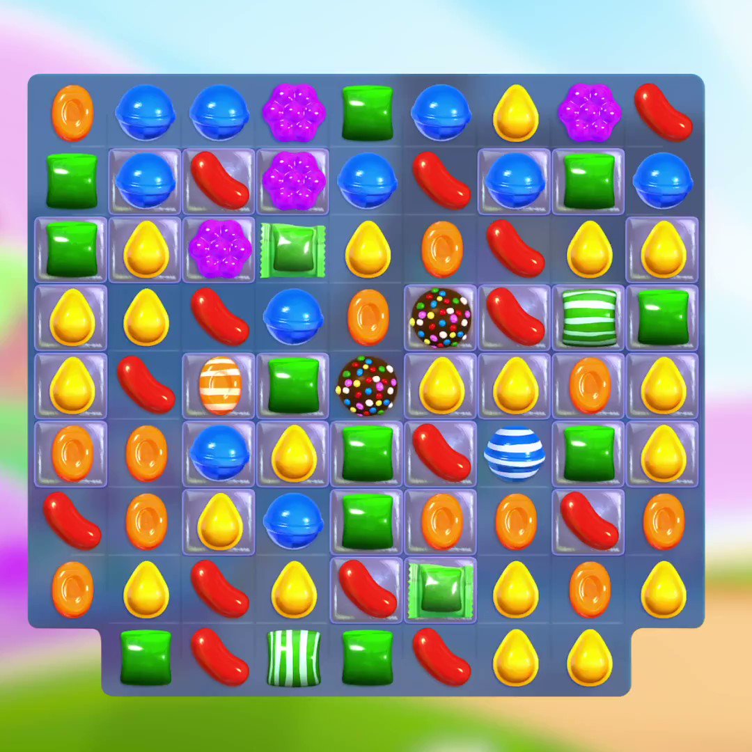 Tablero del juego Candy Crush Saga con los caramelos de colores que deben intercambiarse