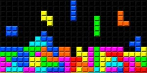 Diferentes bloques de tetris descendiendo